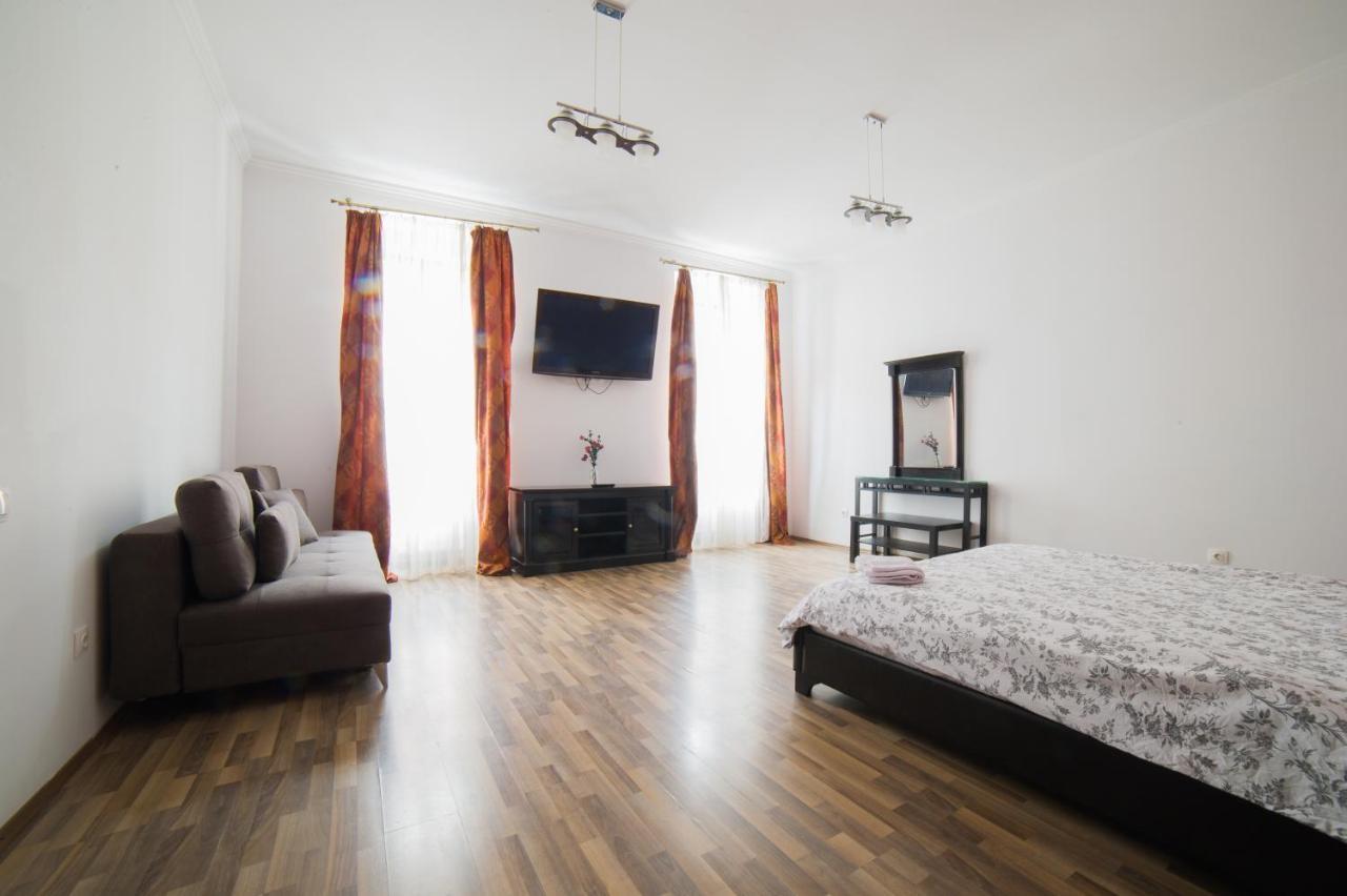 Central Studio Bnb Brasov Exterior photo